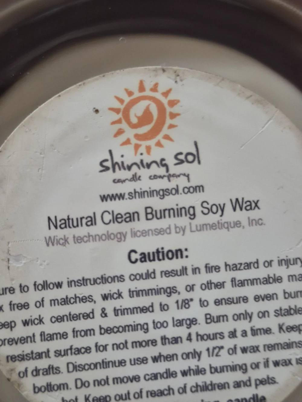Shining Sol Biloxi Rain Scented Candle - Cream with Wooden Lid